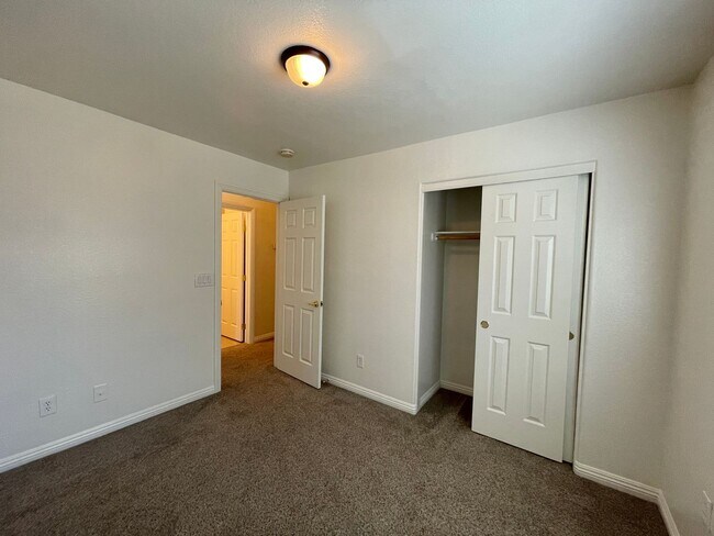 Building Photo - Great 3 bedroom Townhome Available Soon!