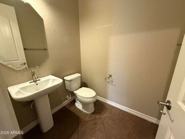 Building Photo - 4045 S Camellia Dr
