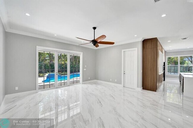 Building Photo - 1326 SW 23rd St