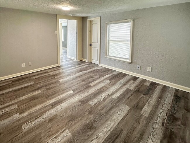 Building Photo - 323 Texas St