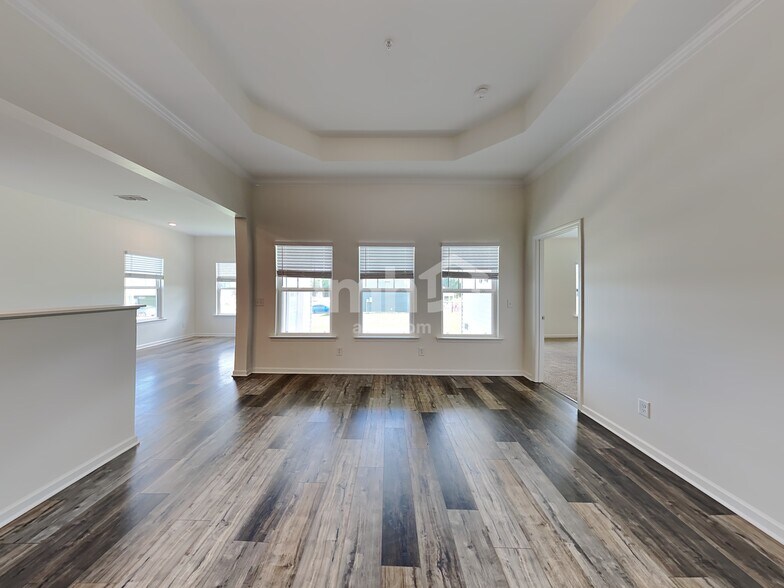 Building Photo - 1402 Mirage St