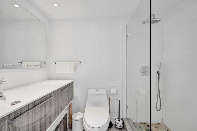 Building Photo - 6770 Indian Creek Dr