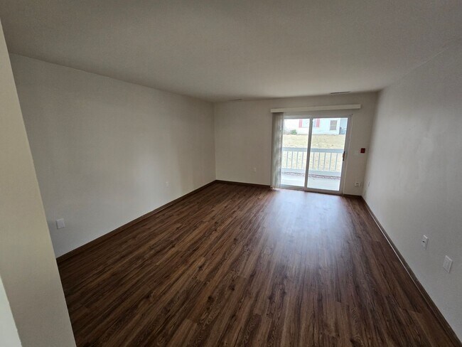 Building Photo - 1001-1017 Rockefeller Ln