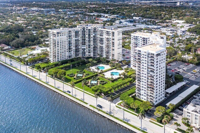 Building Photo - 1701 S Flagler Dr