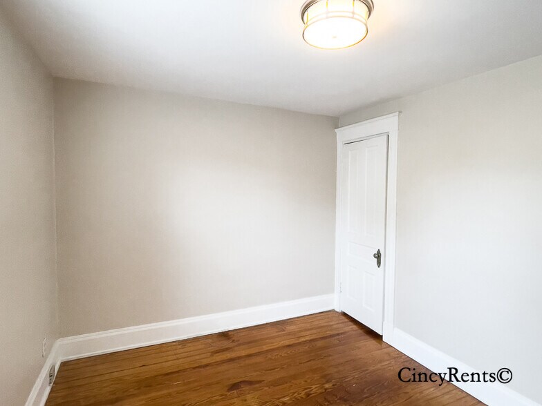 Building Photo - 2836 Linwood Ave