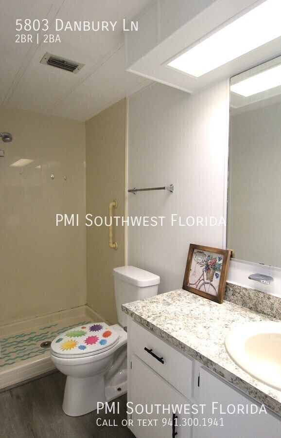 Building Photo - 5803 Danbury Ln