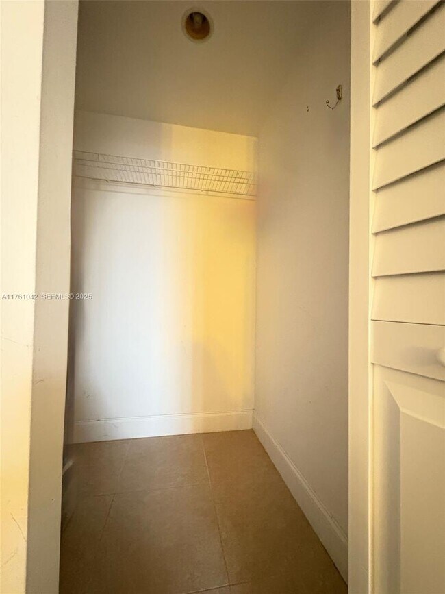 Building Photo - 1965 S Ocean Dr