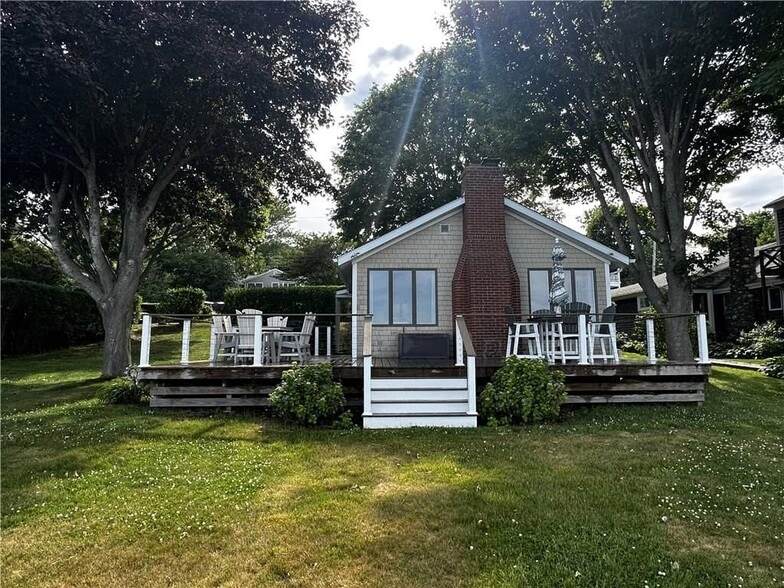 Building Photo - 25 Bayside Ave