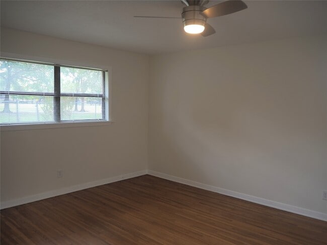 Building Photo - 10319 Raritan Dr