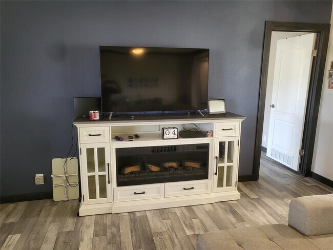 Building Photo - 192 Lazy River Ln