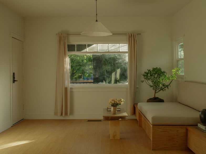 Building Photo - 1807 Montana St