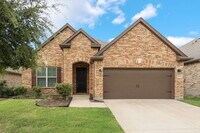 Building Photo - "Beautiful 3-Bed, 2-Bath Retreat in Northl...