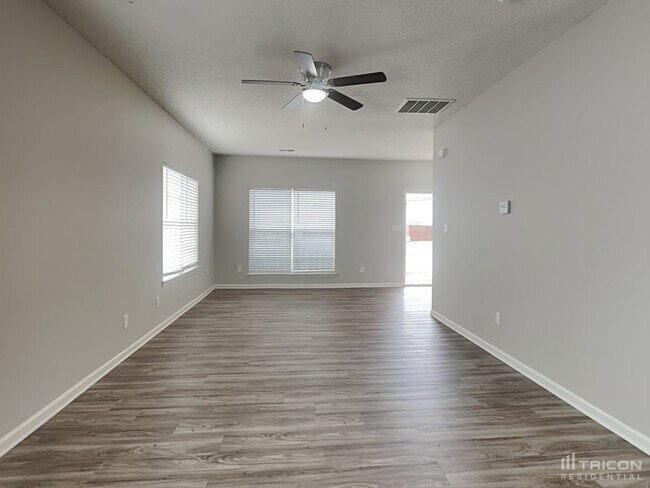 Building Photo - 124 Redstone Ln