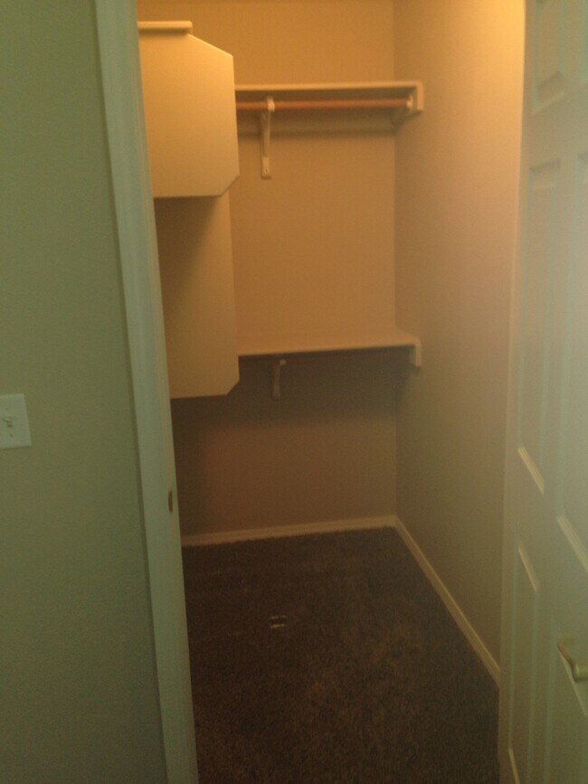 Building Photo - 121 N Avenger Ln