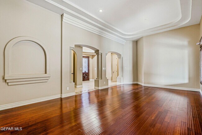 Building Photo - 724 Scott Ln