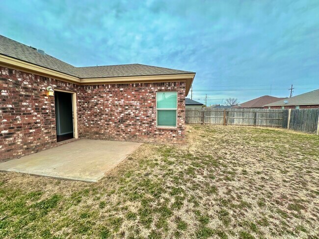 Building Photo - 9807 Waco Ave