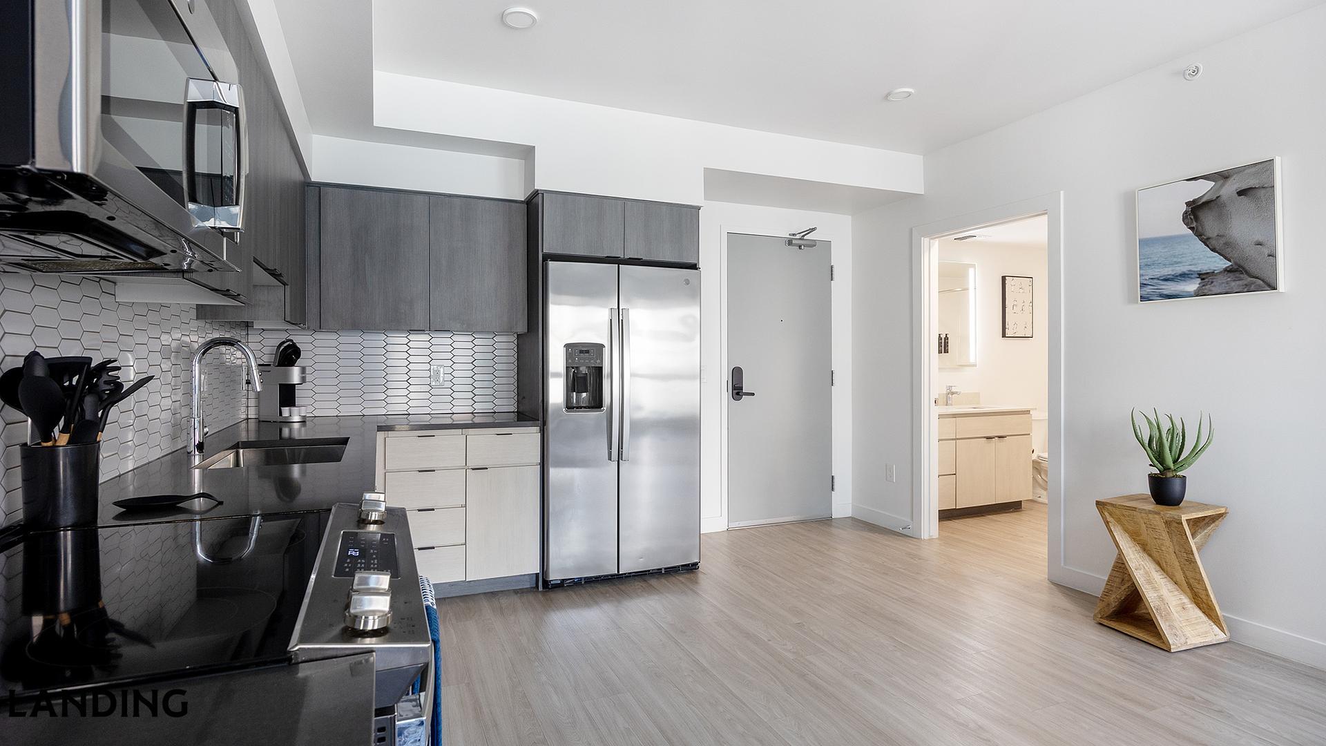 Building Photo - 707 S Farmer Ave