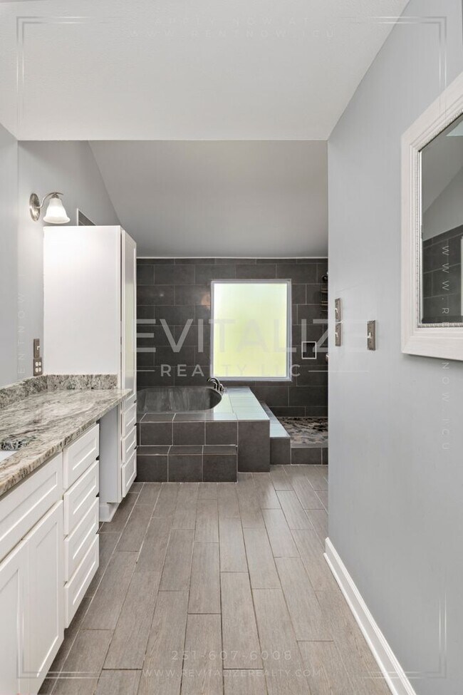 Building Photo - **COMING SOON** Stunning 2 Bedroom/2.5 Bat...