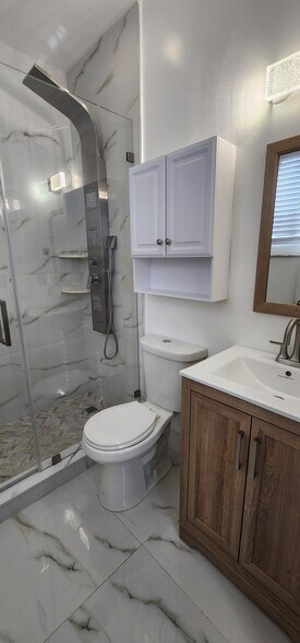 Building Photo - 640 SE 1st St