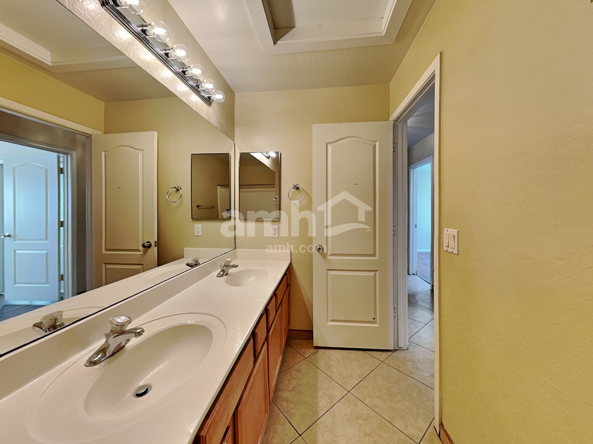 Building Photo - 3733 W Nancy Ln