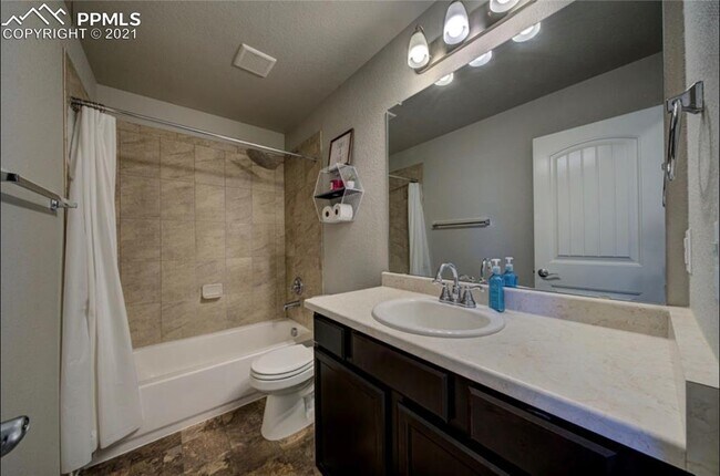 Building Photo - 6673 Galpin Dr