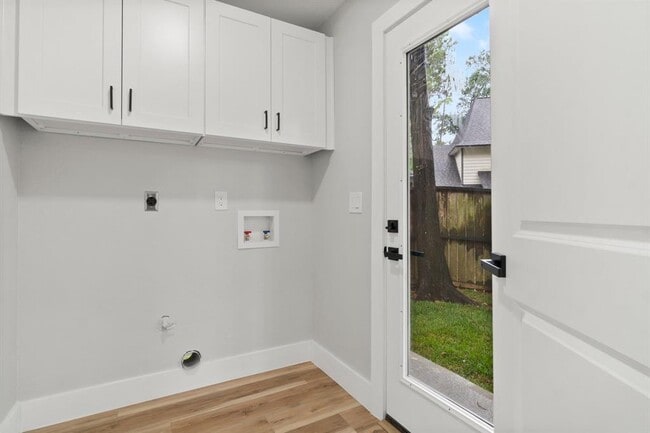Building Photo - 9 Indian Cedar Ln