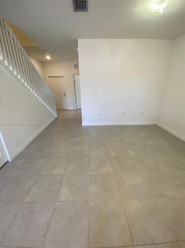 Building Photo - 18220 SW 148th Rd