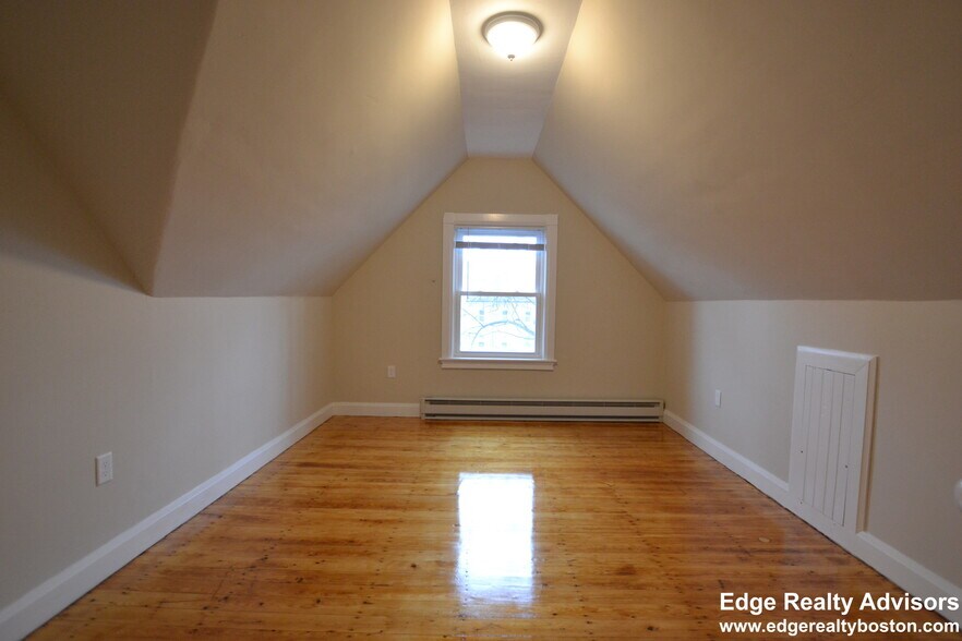 Building Photo - 29 Sparhawk St