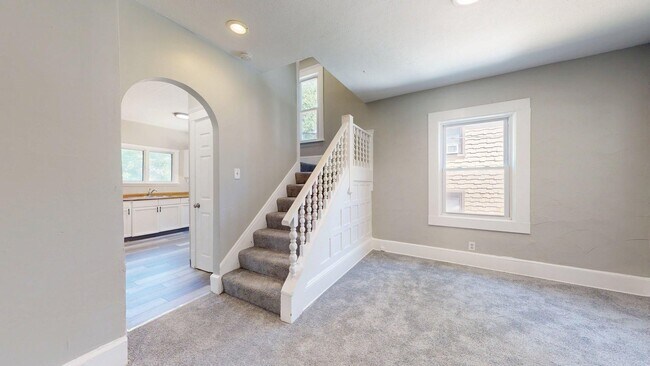 Building Photo - Cudell/West Blvd neighborhood; 4 bedroom/1 bath single family house for rent!