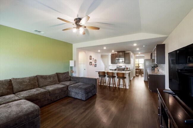 Building Photo - *MOVE IN SPECIAL: HALF OFF OF DECEMBER 2025 RENT, IF MOVED IN BY NOVEMBER 2025*