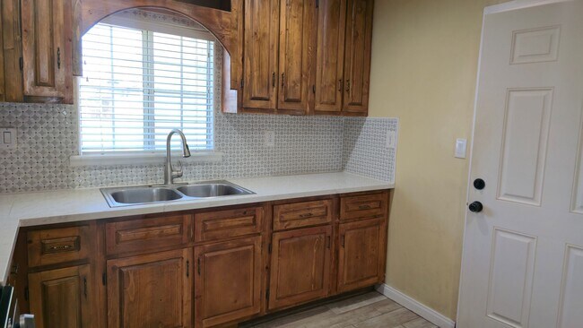 Building Photo - 2-Bedroom Single-Family Home in Pacoima – Large Fenced Yard & Garage