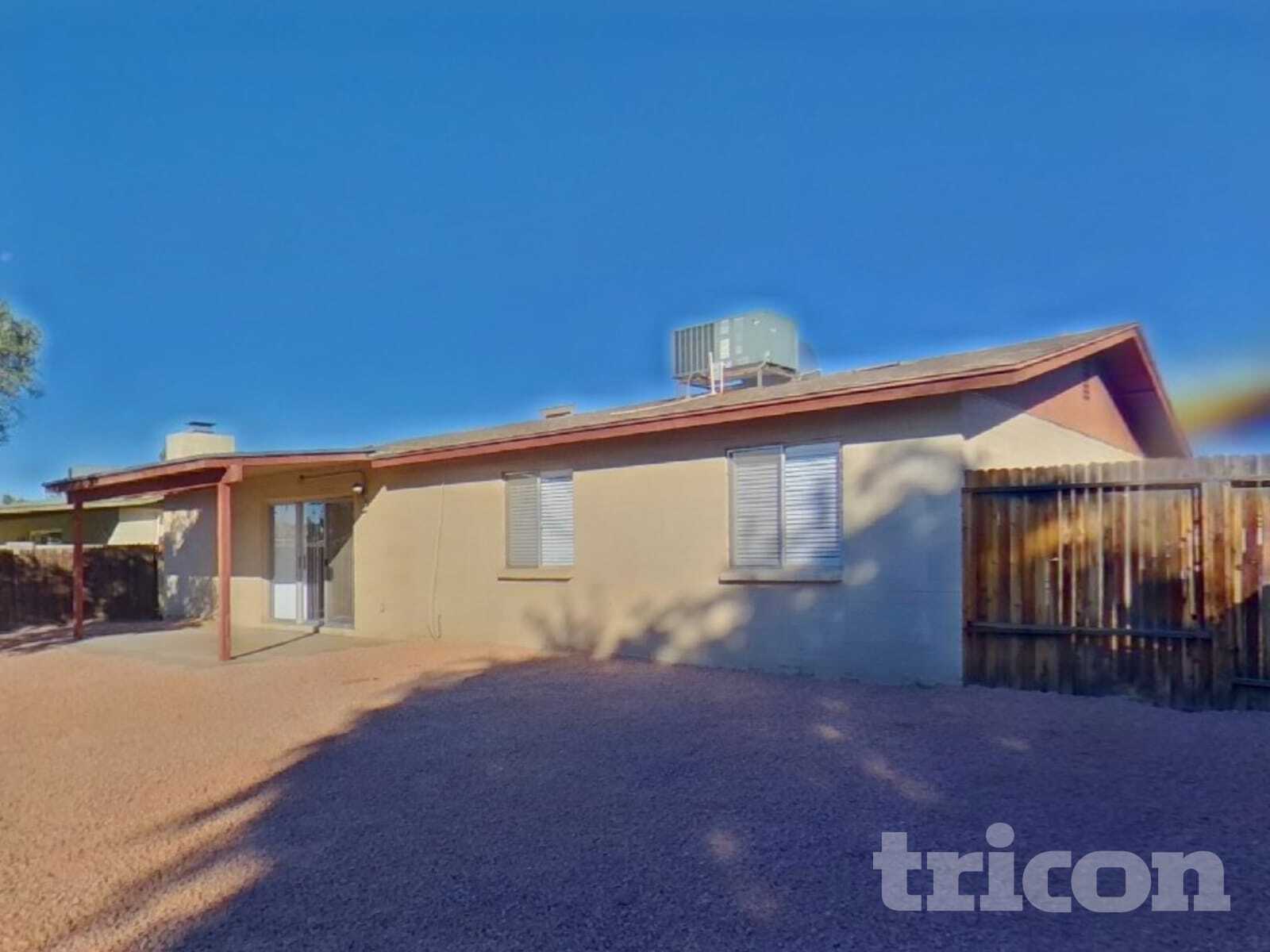 Building Photo - 1013 W Anderson Dr