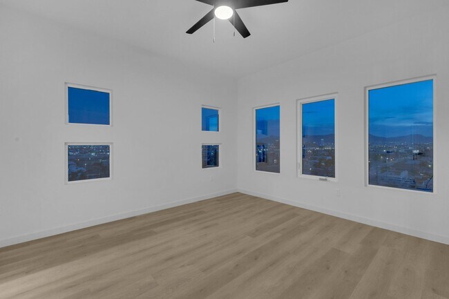 Building Photo - 1519 Golden Hill Terrace