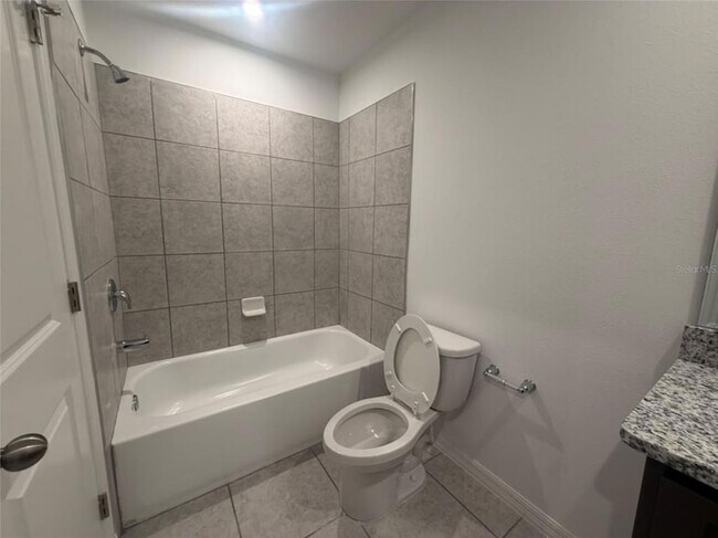 Building Photo - 1623 Fan Palm Dr