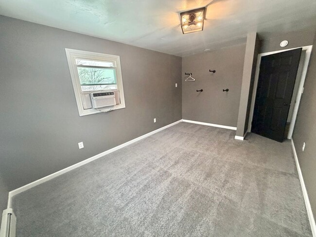 Building Photo - Gorgeous Newly Renovated 4 BR, 2 BA on .71 acres