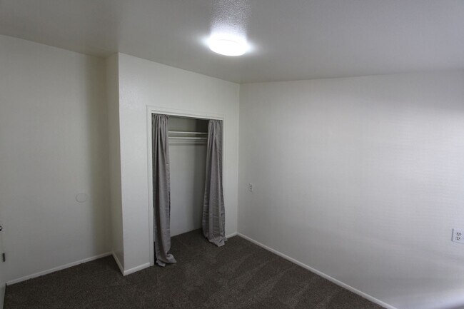 Building Photo - Bright 3-Bedroom Single-Level Duplex with Garage | 1,166 Sq Ft | Convenient Flagstaff Location