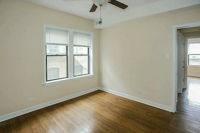 Building Photo - 1831 W Leland Ave