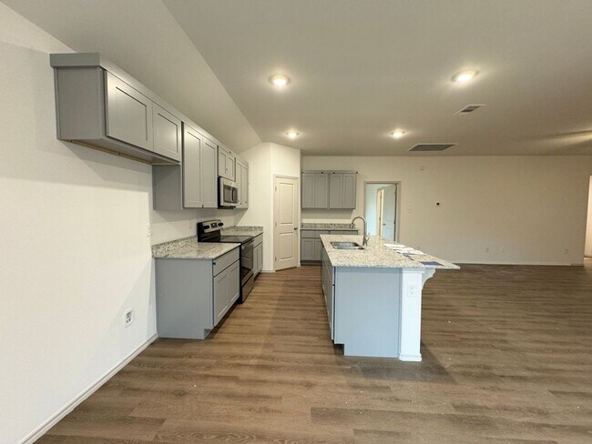 Building Photo - New Beginnings Start With AMRR: 3 BD Suburban Style Neighborhood!