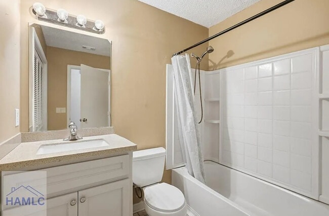 Building Photo - 664 Windhaven Dr