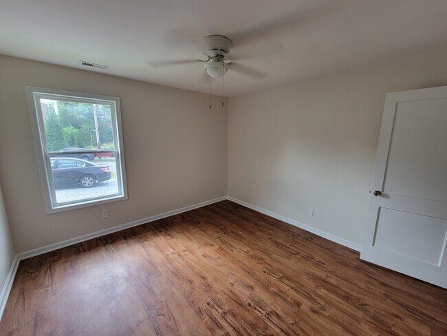 Building Photo - 605 Granite St
