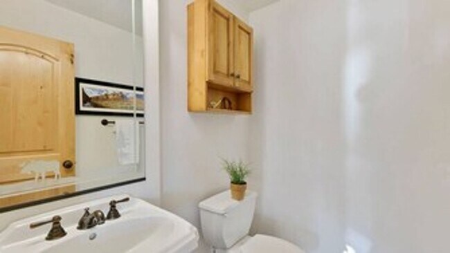 Building Photo - Beautiful 3-Bedroom Home in Eden!