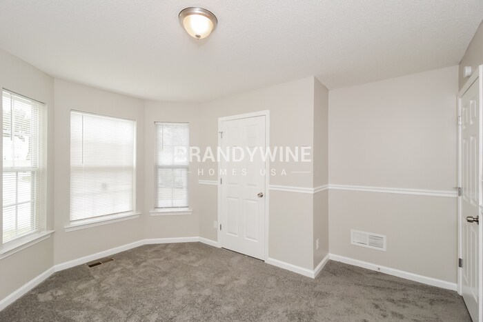 Building Photo - 63 Blue Springs Way