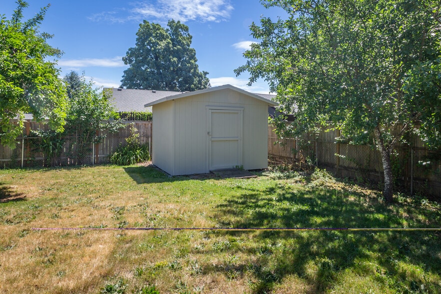 Building Photo - 3728 SE 49th Ave