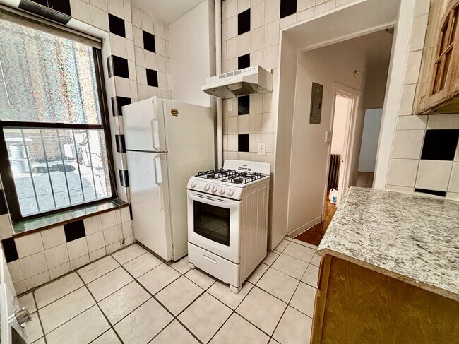 Floorplan - 182 Claremont Avenue