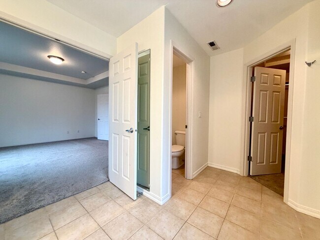 Building Photo - Beautiful Home in the Sought After Arbor Crossing Subdivision~ Soaring Windows with Great Natural...