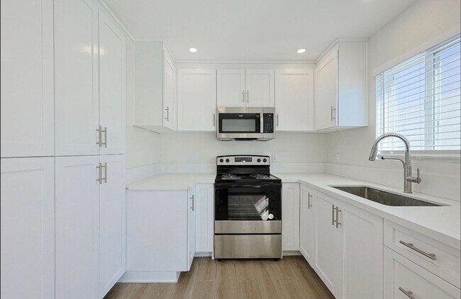 Building Photo - 143 Buccaneer Dr