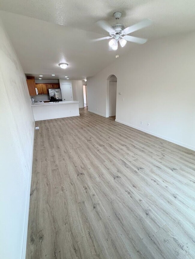 Building Photo - Fontana Duplexes