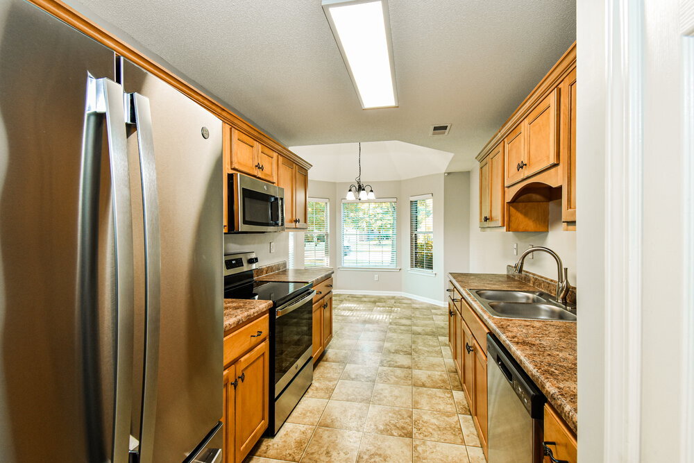 Building Photo - 9892 Southern Oak Way