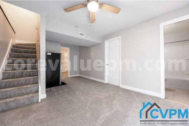 Building Photo - 1290 Holmespun Dr