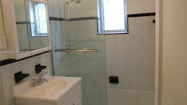 Building Photo - 7920 Harding Ave